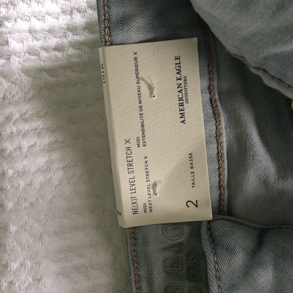 American Eagle Jean Shorts size 2 - Picture 3 of 4